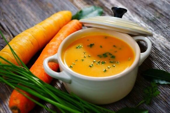 Σούπα-πουρέ πατάτας-καρότου στο μενού μιας φειδωλής δίαιτας για γαστρίτιδα